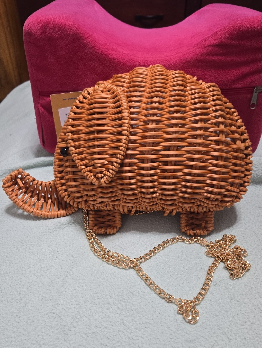 Tommy Bahama wicker bag in tan with gold Chain.